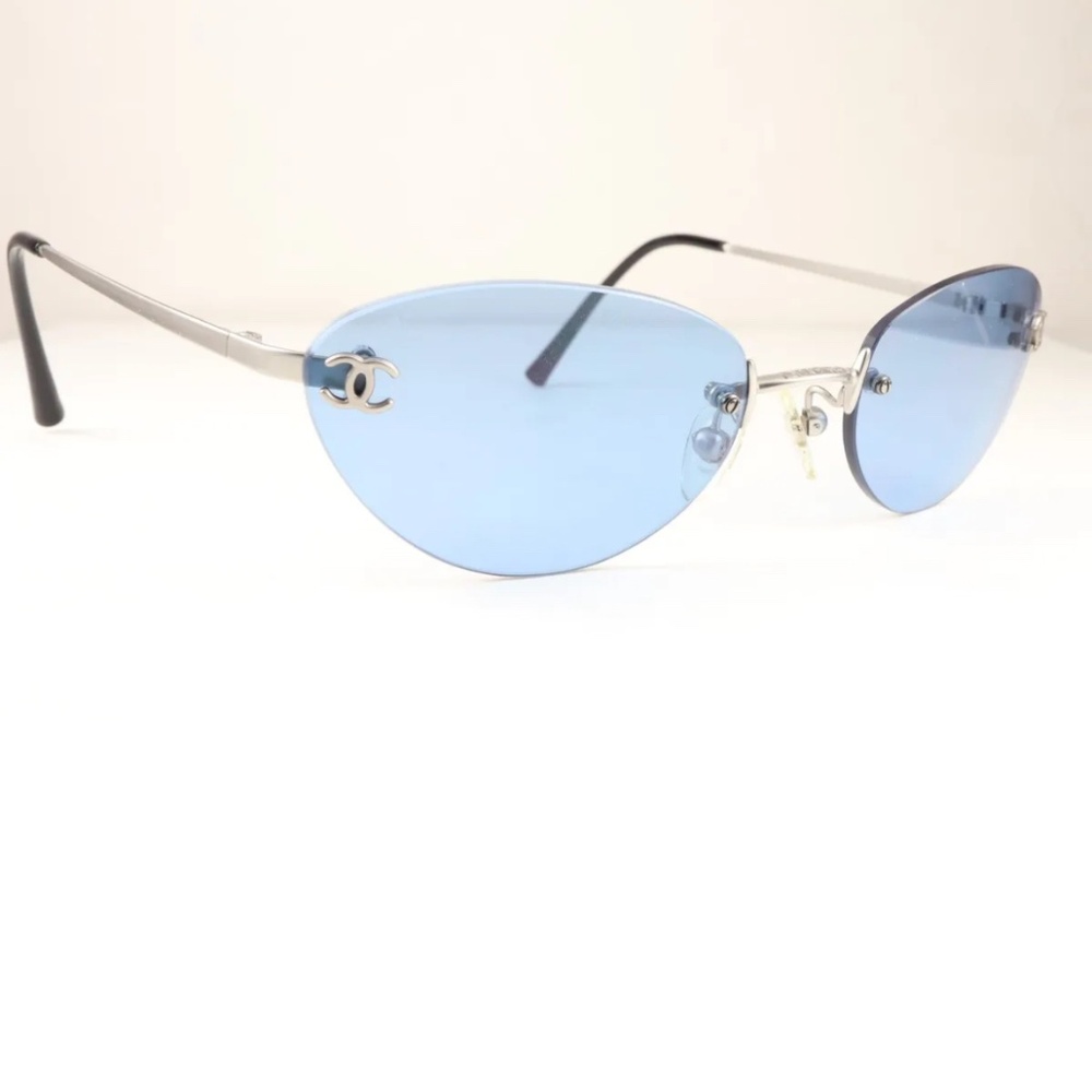 Chanel - Sunglasses coco logo Blue Lens Cat Eye Silver Frame 4003 Italy w/case